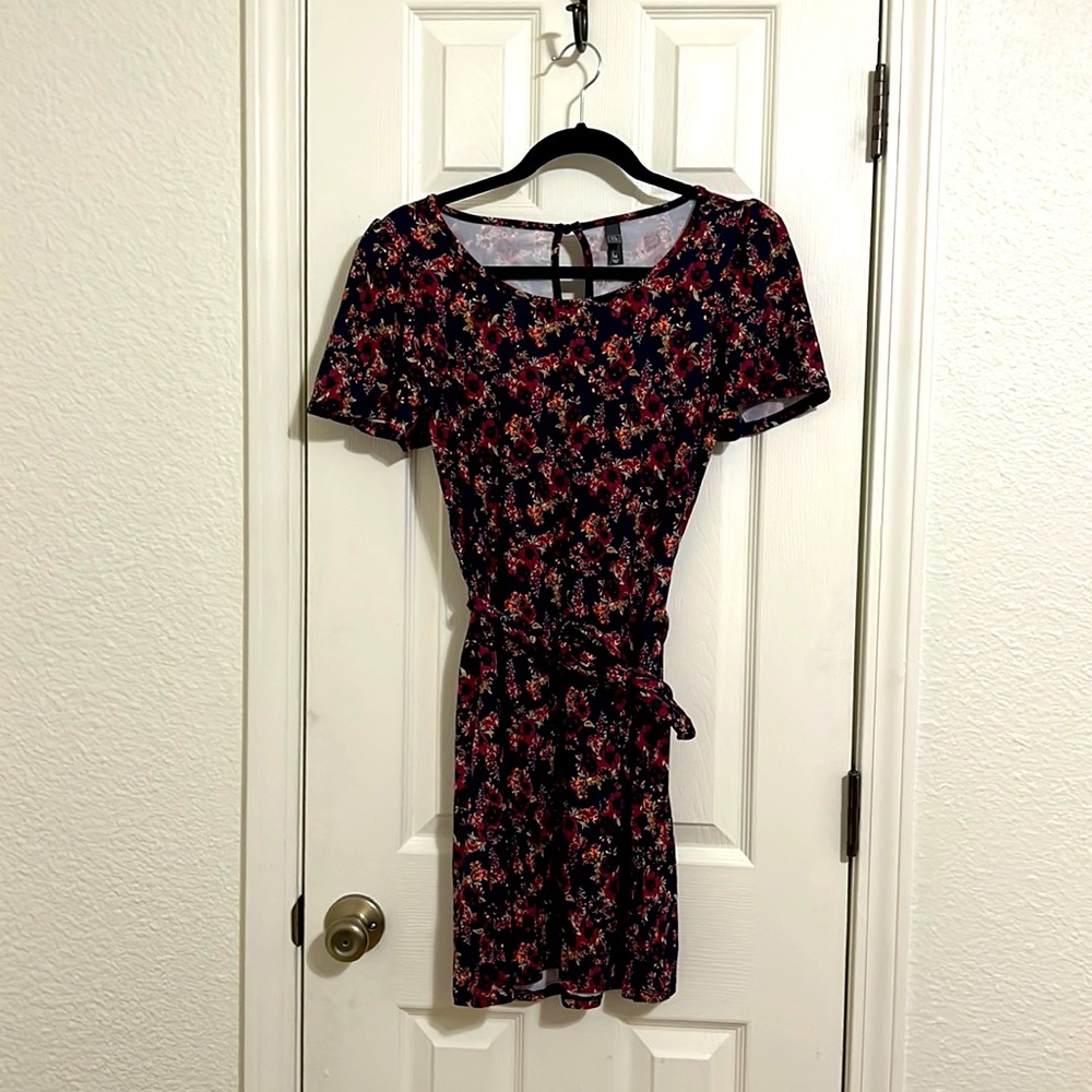 NWT- Francesca’s floral dress. This dress is buttery soft.